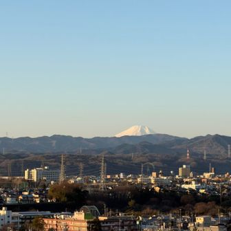 富士山先っぽだけ見えます