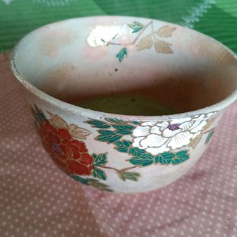 お茶は大福茶(松江 千茶荘、中村茶舗)……最初の1服は落ち着いて🐣結構なお点前で……とか言っているうちに、次々とハイカーさんが😆
大茶会にっ🤣