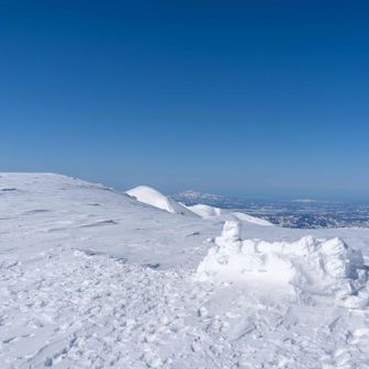 幕営跡。この辺は風が強い