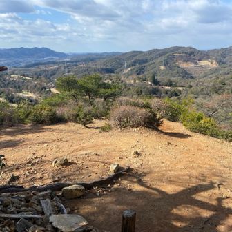 飯食べようかなと思ったけど冬の開けた場所は風が寒過ぎるからやめ