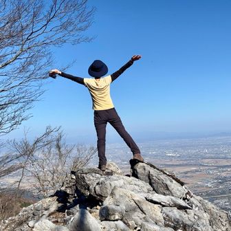 「静かなるお立ち台」にて
お立ち台だから写真撮っとこ😊
誰もいなかったのでタイマー⏰で挑戦‼︎
何とか撮れた🤭