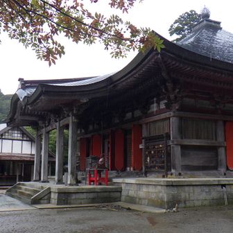 大川寺へ寄り道しました。拝観料300円を支払い、開運の鐘を突きました。ごーんん。