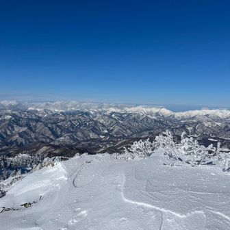 山頂からの景色
寒すぎて滞在時間短い💦
写真も思うように☝️が‥