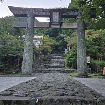 別所駐車場から参道合流