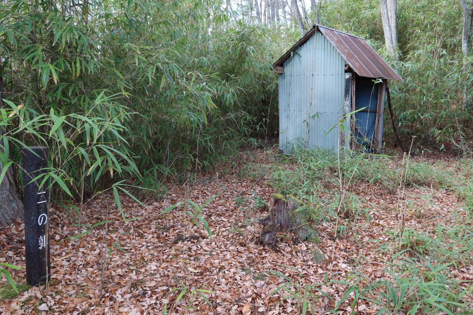 下山します。二の廓を過ぎて、