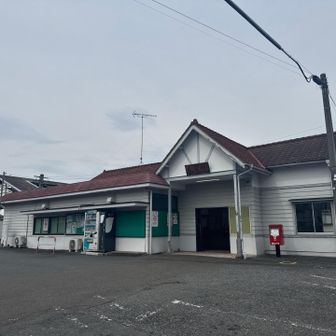 毛呂駅でゴール！

途中、美味しそうなラーメン屋さんがあったのです。
何台も車が止まっててよさげ。
ところが表に名前を書く紙がでてて、でも全てチェック済みで……。

書いて待つか、思い切って入るのか……。
中はよく見えない。

つよくなりたいね。