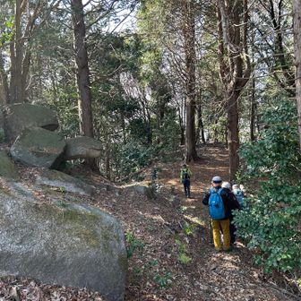 亀岩とメンバー