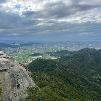 山頂はどんより。
夕方から雨予報だったので朝来ましたが、涼しくて良かった。