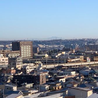 高尾天神の高台から遠くに筑波山が見える
関東平野はデカい❗️
