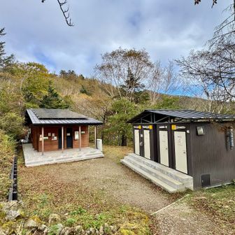 キレイな避難小屋だな✨