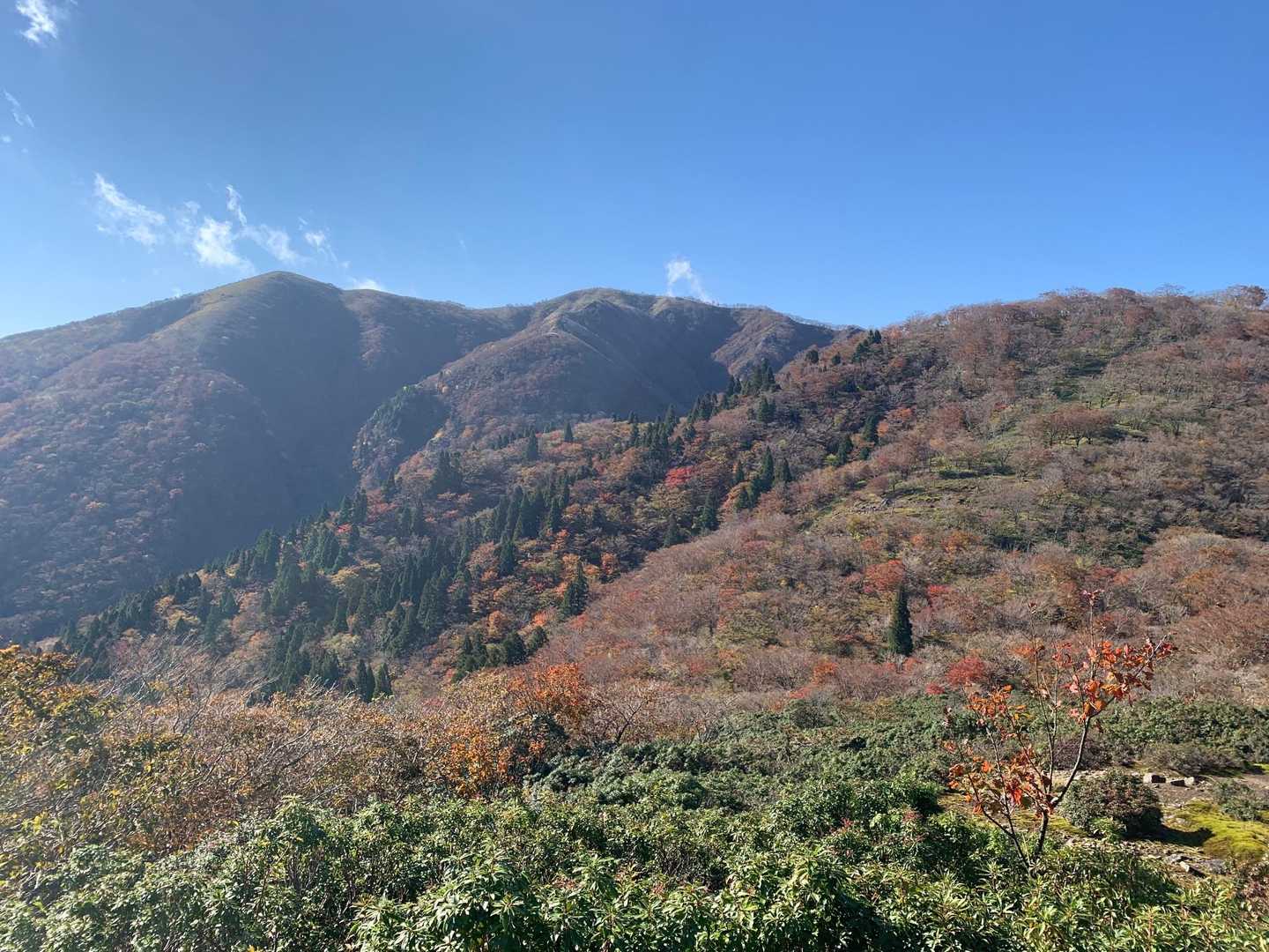 振り返って、雨乞岳
紅葉がいいですね。