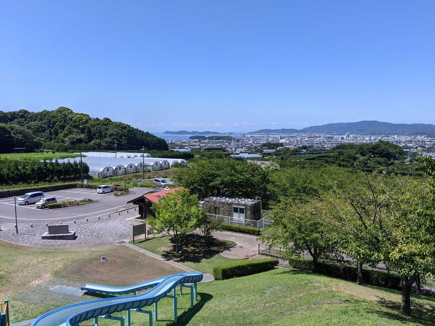 このすべり台で、終わり〜。
お尻が焼けそうでした。
おつかれ山。