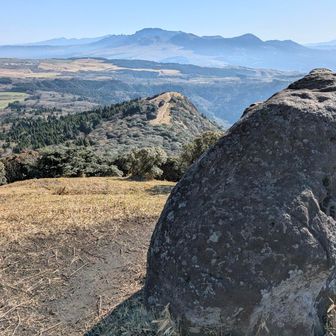 女岳への道中振り返り
小岳を眺めるもまた良し✨