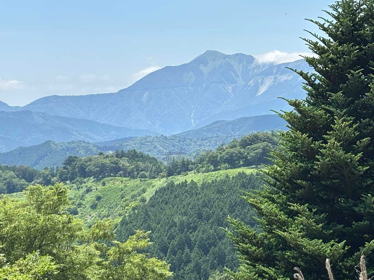眼前に伊吹山が！
いつもの反対側から見るとカッコいい