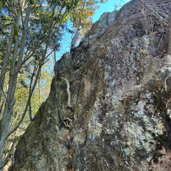 天狗岩に登ります