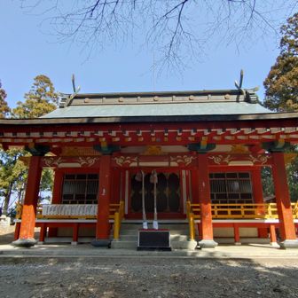 月山神社、湯殿山神社、そしてここ羽黒神社
お気づきでしょうか？
出羽三山が修験場となる以前の、東北の修験場始まりの地だったそうです。