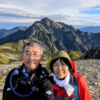 別山頂上から憧れの剱岳を背に♪