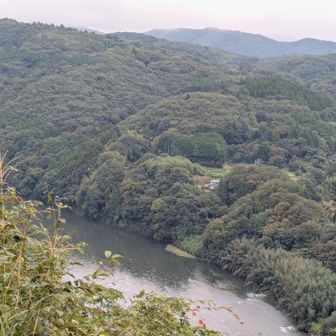 展望台からの景色①
この展望台から雲海がみえるらしく、その時期に登りたいです😊