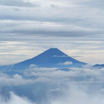 この直後にあっという間に雲が湧いて隠れて仕舞いました。