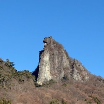 獅子岩の圧倒的な存在感、登れるかな？