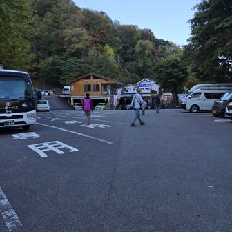 第一駐車場、リフト乗り場
