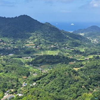 正面には富山(とみさん)⛰️
遠くには東京湾に浮かぶ⛴️が見えています😳