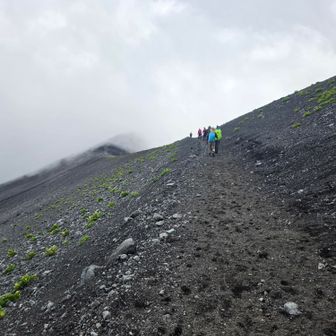 宝永山は雲の中