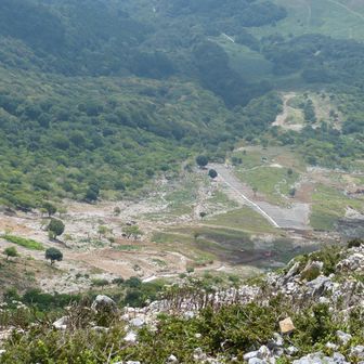 琵琶湖展望台から、登山道の現状