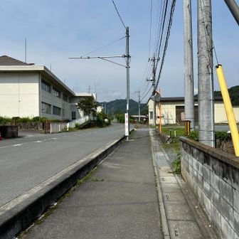 ひたすら歩きます。