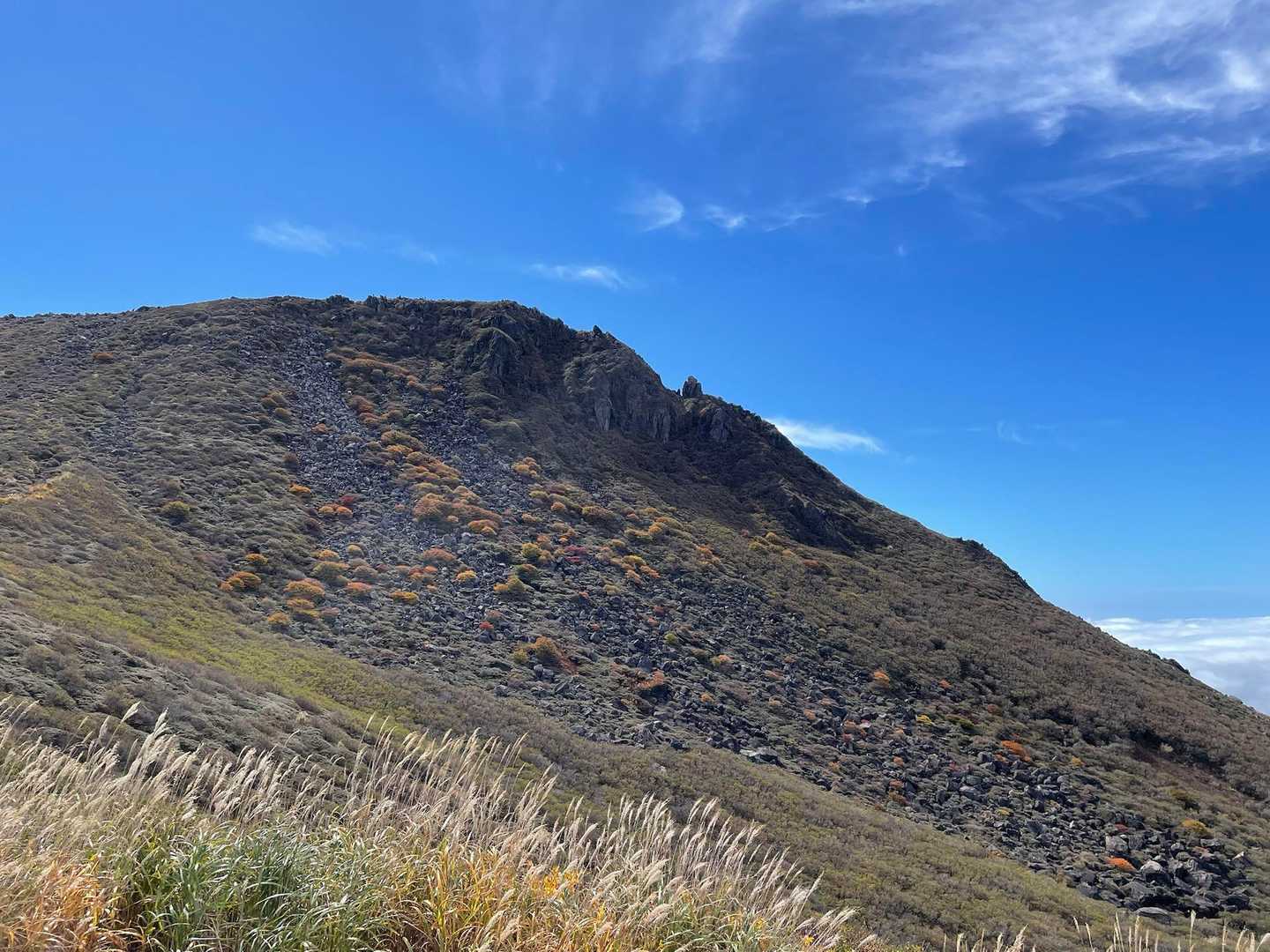 牧ノ戸峠-沓掛山-久住山-御池-中岳-坊がつる炊事場-大戸 縦走コースの写真
