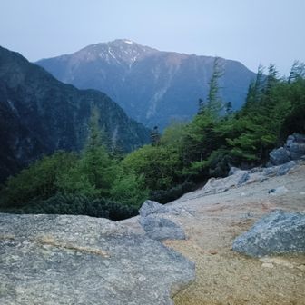 テン泊の若者も甲斐駒ヶ岳方面に
お互い気を付けて!👍🏻