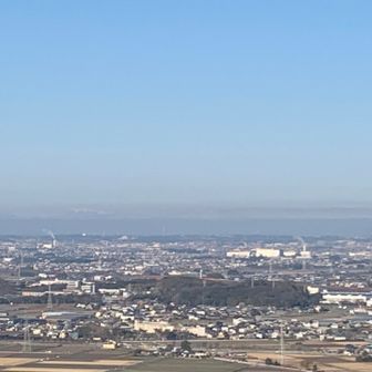 伊吹山が薄っすら