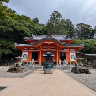 中山寺奥之院。