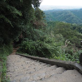 病院路方面へおりる