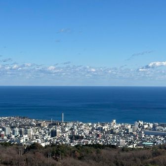 助川山から太平洋🌊
地球は丸かったを実感しながら真っ青な海満喫✨✨✨海無し県在住みぃちょん感動ひとしおです💖
