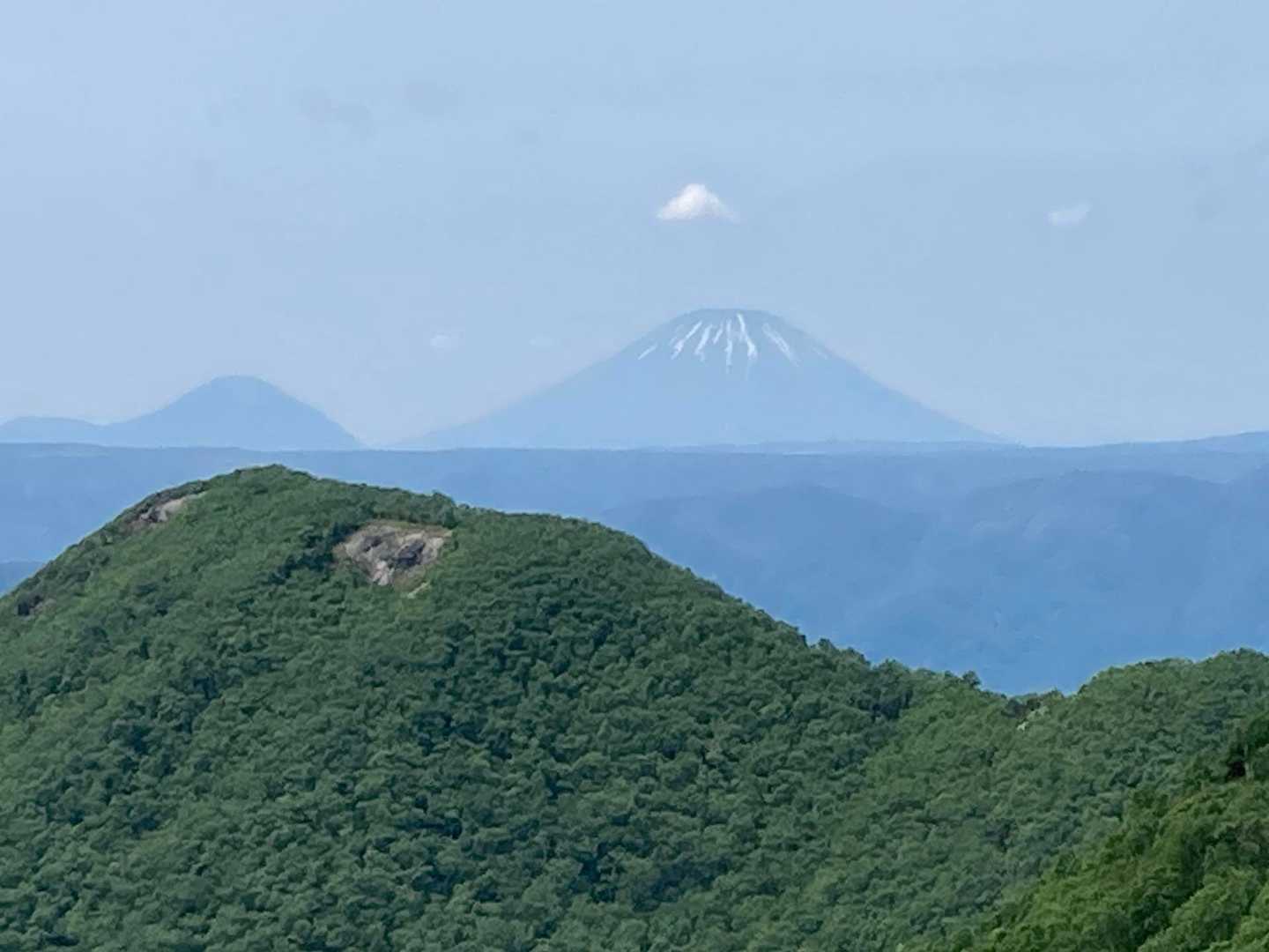 彼方の羊蹄山