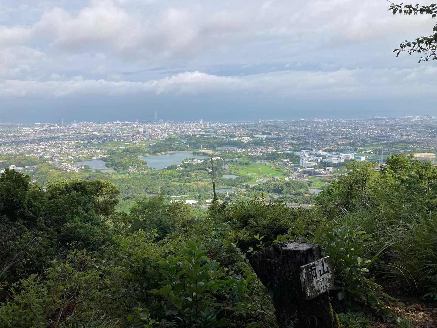 雲厚め
