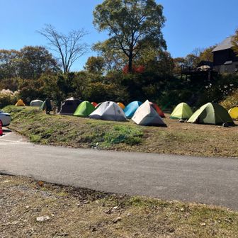 到着　テント張ってる⛺️人は何処いってるんだろー