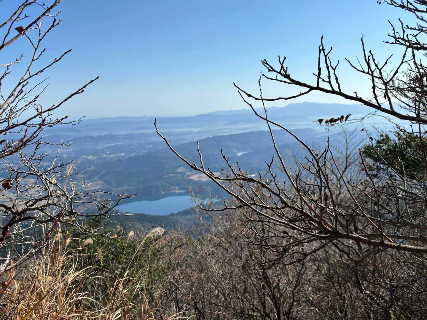 御池が見えるところまでやっと来た