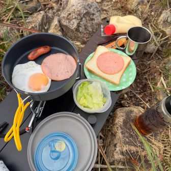 お分かりいただけただろうか…
コーヒー飲んでませんよ？
なのにこの量なんです🥶恐ろしい

なんてね🤓
本当の事だけど笑

モーニングはこんな感じ
りんちゃん美味しそうに食べてくれて良かった
コーヒー☕️少しだったけど美味しかった👍
次は1人前飲ませてね😜
