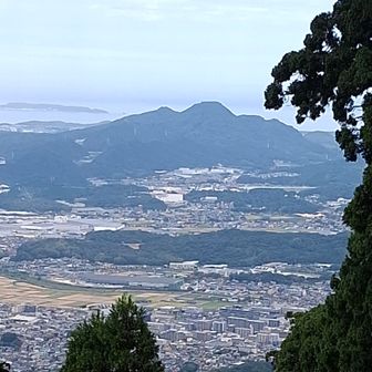 開けたところで立花山が綺麗に見えました