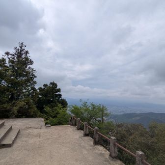 どこもひとが写り込む頂上だったが一瞬を狙ってパチリ