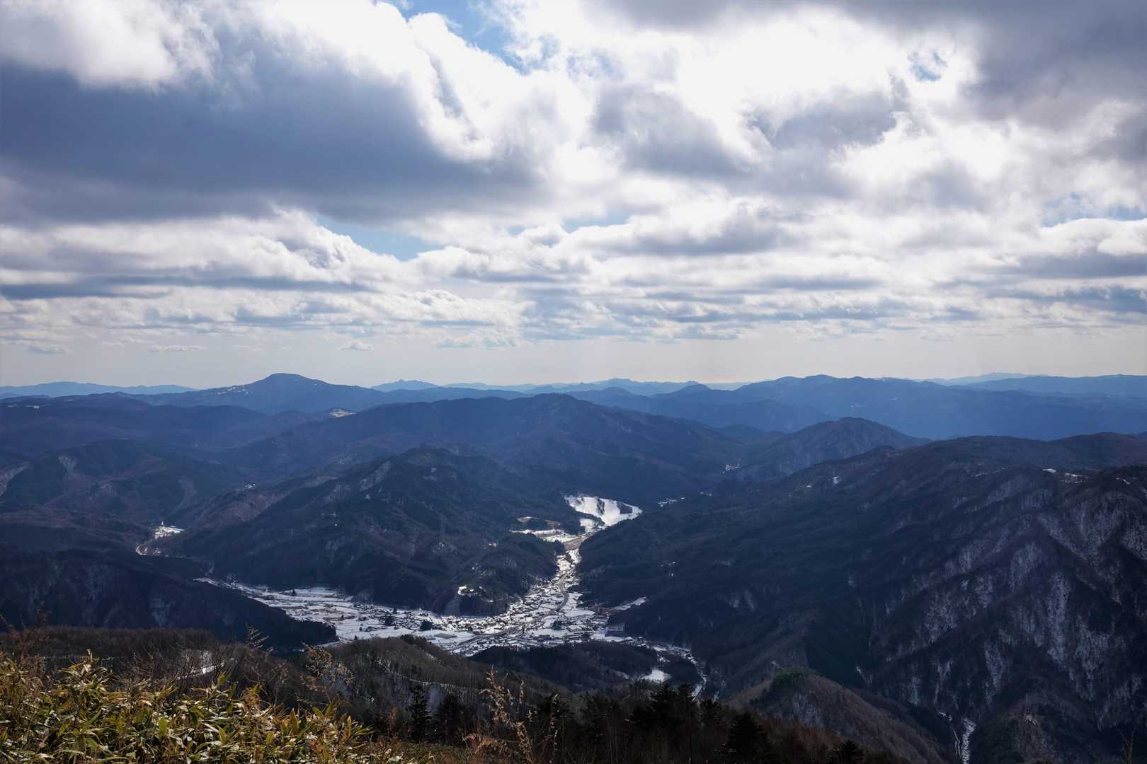 ☁が増えてきて、平谷村も寒そうに見える
