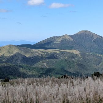 西側には美しい湧蓋山