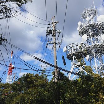 生駒山の電波塔到着