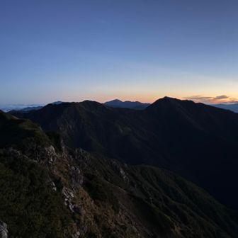北を向けば荒川三山