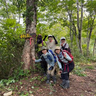 下山の時
分岐の所で記念写真
女性たち