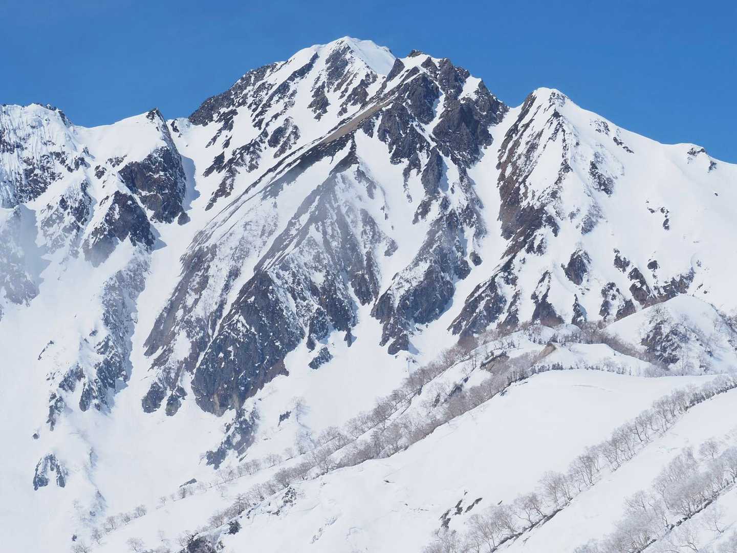 近くで見ると迫力の五竜岳