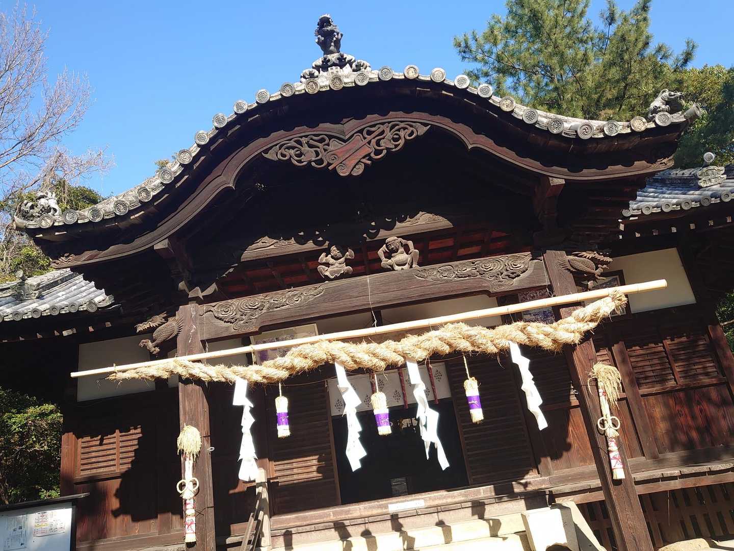 社殿の彫刻が素晴らしくて
YAMAP終了するの忘れて参拝🙏からの
ウロウロ社殿の写真を撮りまくるの巻😆