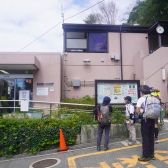 枚園公園管理棟